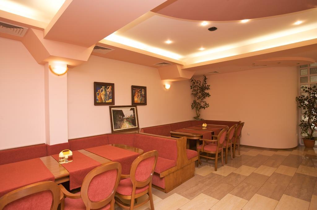 Семеен Хотел Елена Палас Nesebar Exterior photo