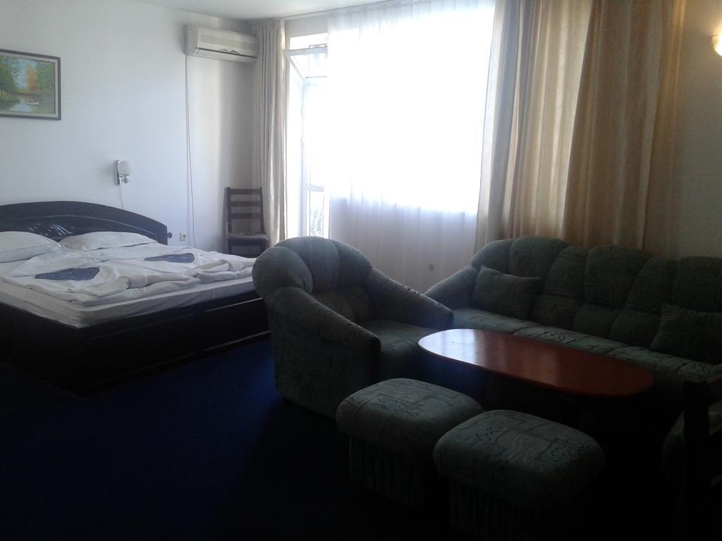 Семеен Хотел Елена Палас Nesebar Room photo