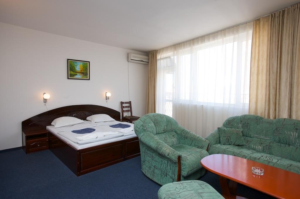 Семеен Хотел Елена Палас Nesebar Room photo
